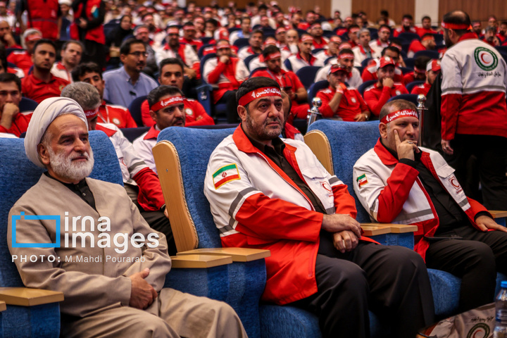 قدردانی از امدادگران جمعیت هلال احمر