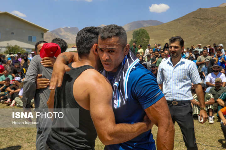 مسابقات کشتی سنتی لوچو در روستای کوهستانی چرات - سوادکوه