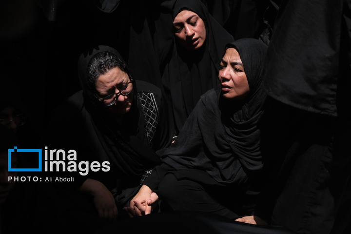 تشییع پیکر شهدای حمله تروریستی به دادگستری زاهدان