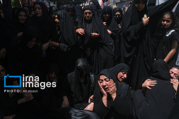 تشییع پیکر شهدای حمله تروریستی به دادگستری زاهدان