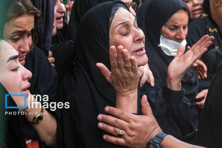 تشییع پیکر شهدای حمله تروریستی به دادگستری زاهدان