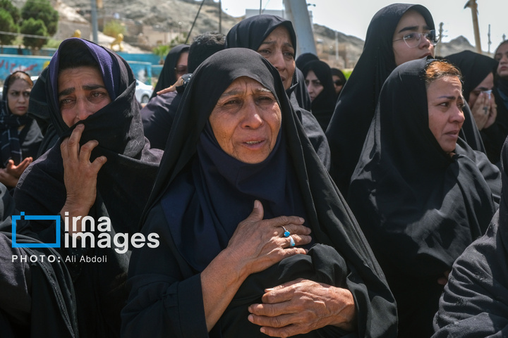 تشییع پیکر شهدای حمله تروریستی به دادگستری زاهدان