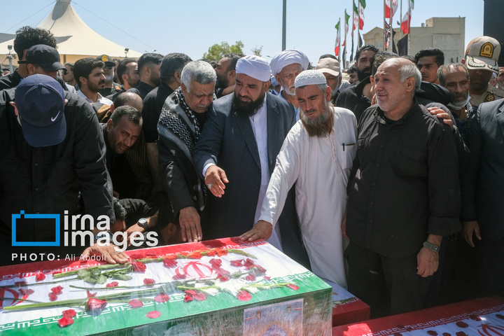 تشییع پیکر شهدای حمله تروریستی به دادگستری زاهدان