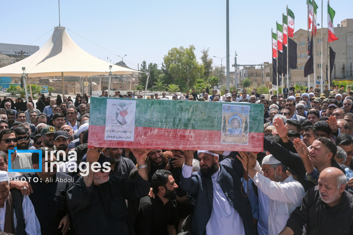 تشییع پیکر شهدای حمله تروریستی به دادگستری زاهدان