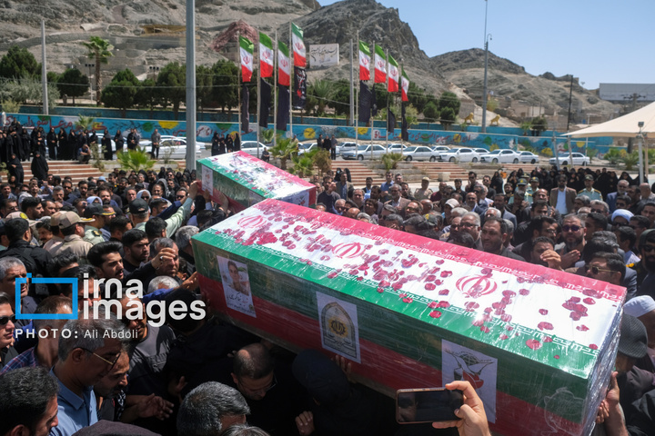 تشییع پیکر شهدای حمله تروریستی به دادگستری زاهدان