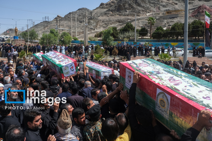 تشییع پیکر شهدای حمله تروریستی به دادگستری زاهدان