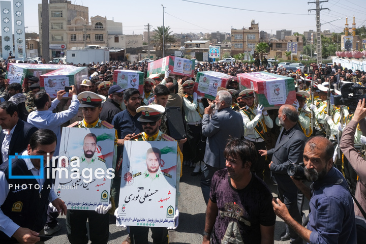 تشییع پیکر شهدای حمله تروریستی به دادگستری زاهدان