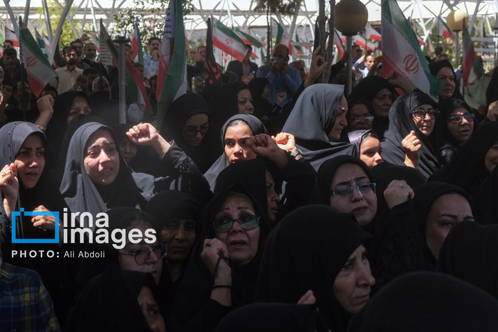 تشییع پیکر شهدای حمله تروریستی به دادگستری زاهدان