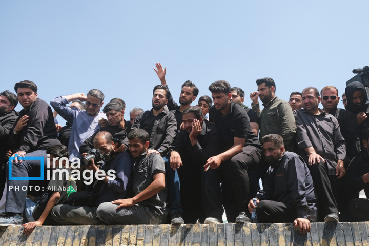 تشییع پیکر شهدای حمله تروریستی به دادگستری زاهدان