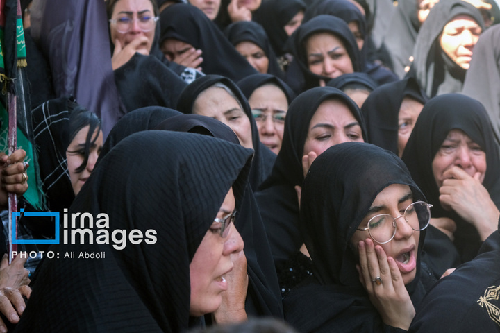 تشییع پیکر شهدای حمله تروریستی به دادگستری زاهدان