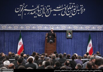 برگزاری مراسم بزرگداشت شهدای جنگ تحمیلی اخیر با حضور و سخنرانی رهبر معظم انقلاب