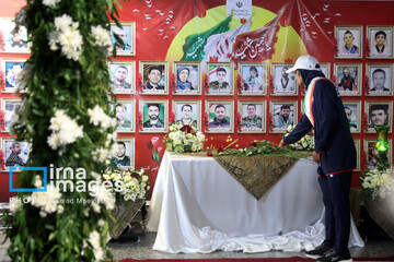 تجلیل از خانواده ۳۰ شهید ورزشکار