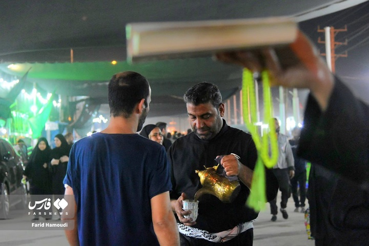 خدمت عاشقانۀ موکب‌ها در شلمچه