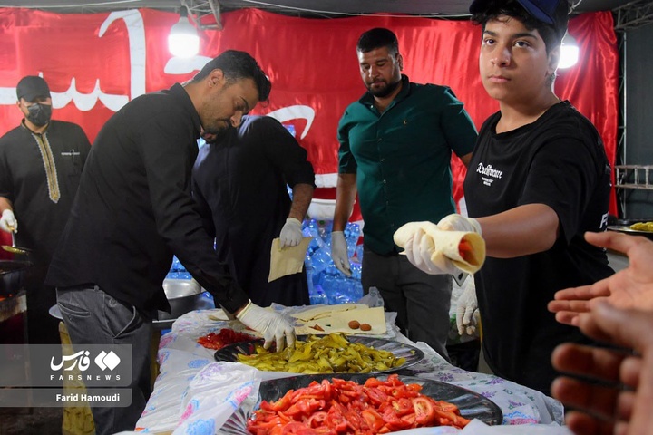 خدمت عاشقانۀ موکب‌ها در شلمچه