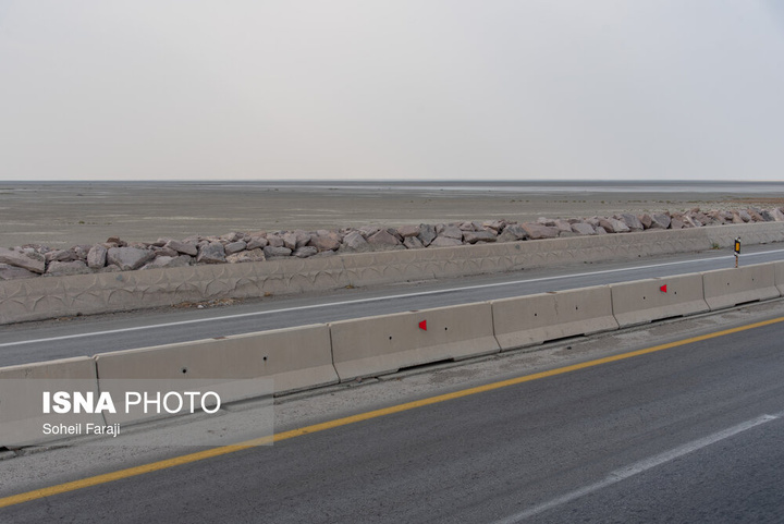 دریاچه ارومیه در آستانه خشکی کامل