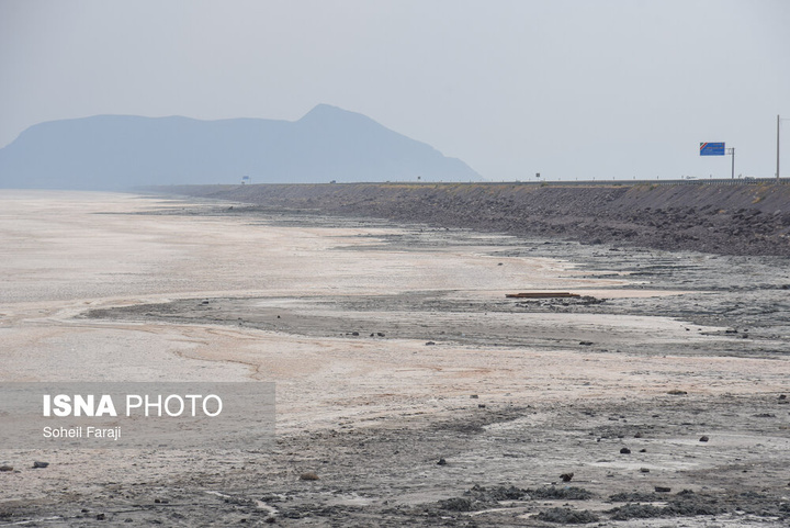 دریاچه ارومیه در آستانه خشکی کامل