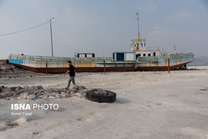 دریاچه ارومیه در آستانه خشکی کامل