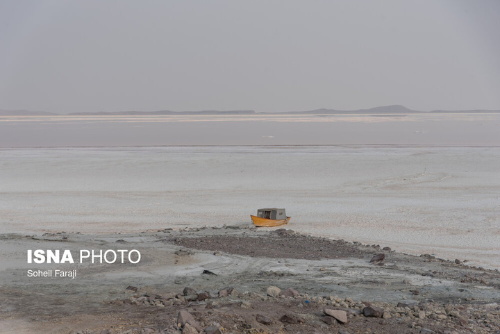 دریاچه ارومیه در آستانه خشکی کامل