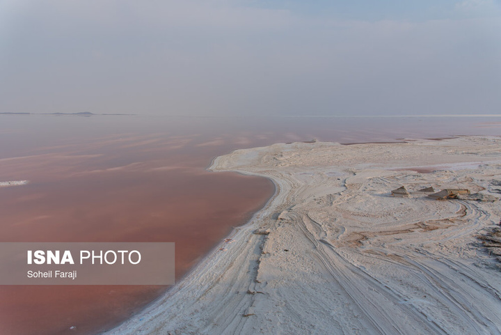 دریاچه ارومیه در آستانه خشکی کامل