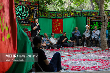 روضه‌خوانی سنتی در روستای منشاد مهریز