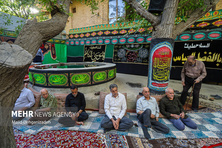 روضه‌خوانی سنتی در روستای منشاد مهریز