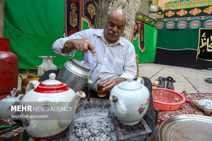 روضه‌خوانی سنتی در روستای منشاد مهریز