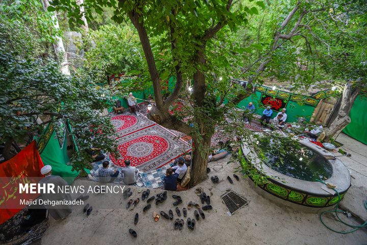 روضه‌خوانی سنتی در روستای منشاد مهریز