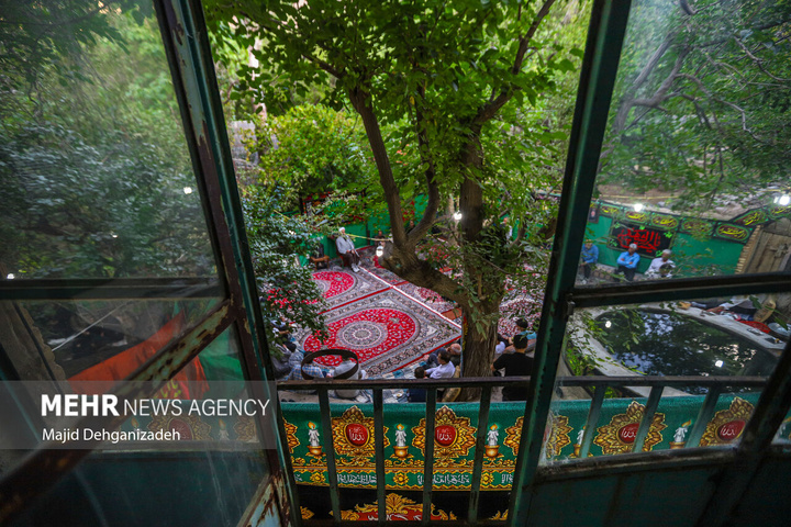 روضه‌خوانی سنتی در روستای منشاد مهریز