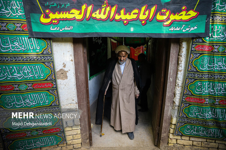 روضه‌خوانی سنتی در روستای منشاد مهریز