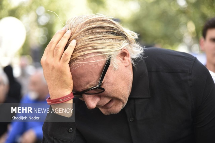 مراسم تشییع پیکر استاد «محمود فرشچیان» در اصفهان