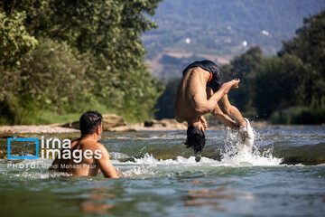 آب‌تنی در روزهای داغ تابستان