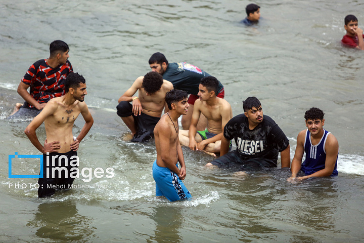 آب‌تنی در روزهای داغ تابستان