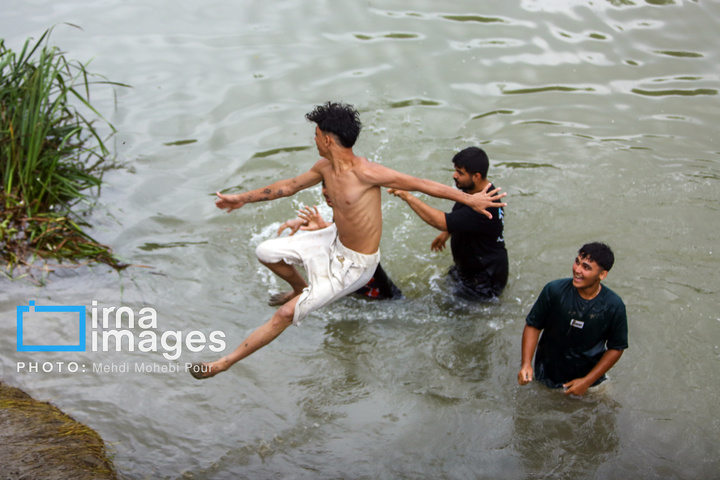 آب‌تنی در روزهای داغ تابستان