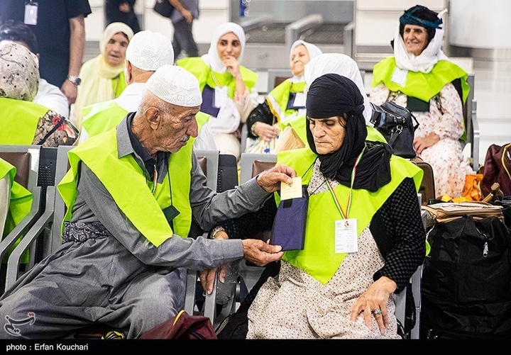 اعزام اولین گروه از زائران حج عمره ۱۴۰۴