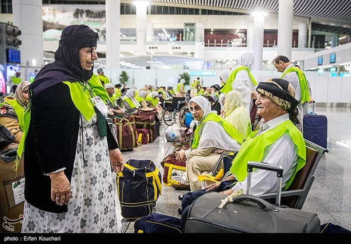 اعزام اولین گروه از زائران حج عمره ۱۴۰۴
