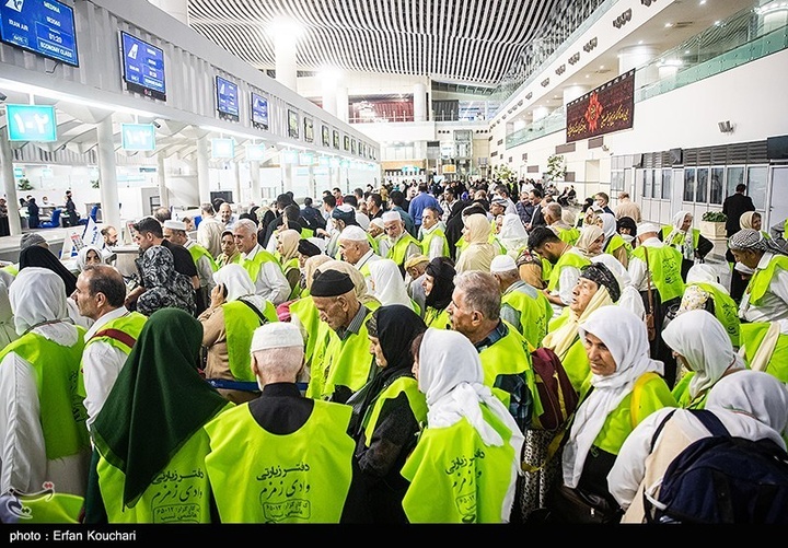 اعزام اولین گروه از زائران حج عمره ۱۴۰۴