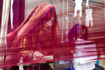 هنر ابریشم‌بافی در روستاهای جرگلان