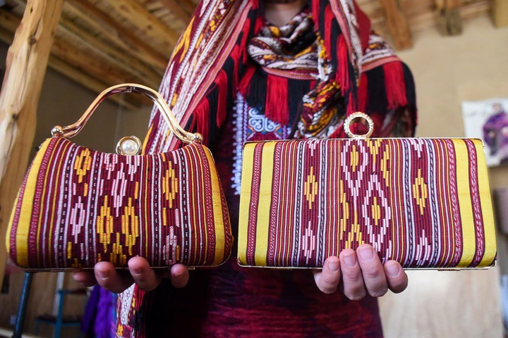 هنر ابریشم‌بافی در روستاهای جرگلان