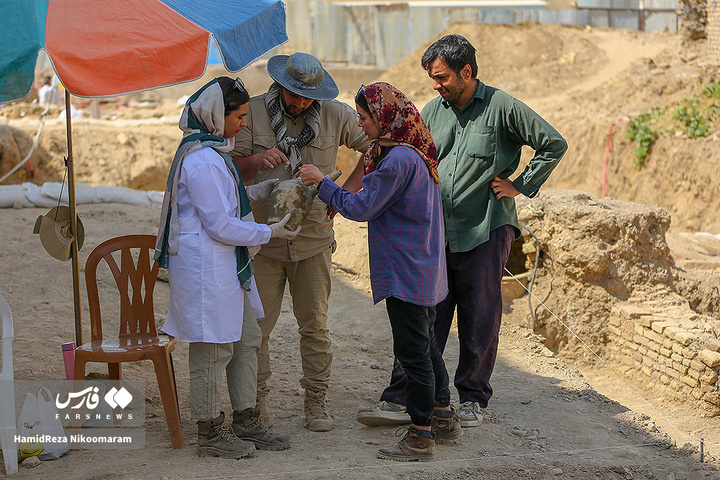 کشف اشیای تاریخی در اصفهان
