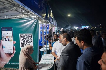 بازدید رئیس سازمان فرهنگی هنری شهرداری تهران از غرفه‌های تبیان