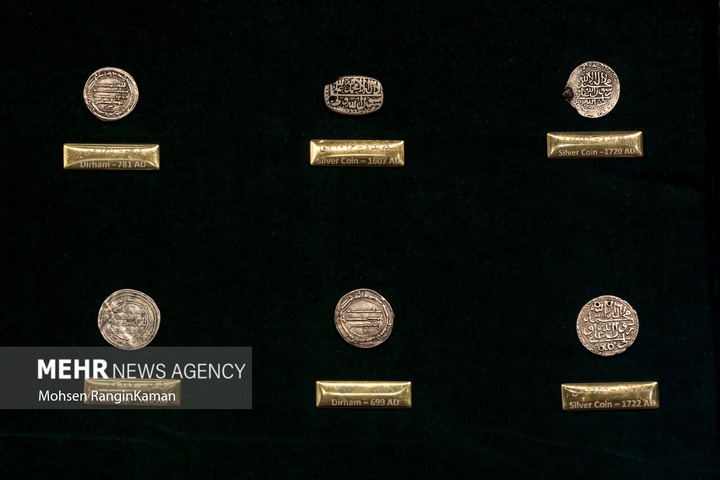 مراسم رونمایی از ۶۳ سکه تاریخی منقوش به نام پیامبر (ص)