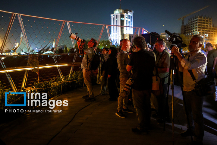 ماه‌گرفتگی در آسمان تهران