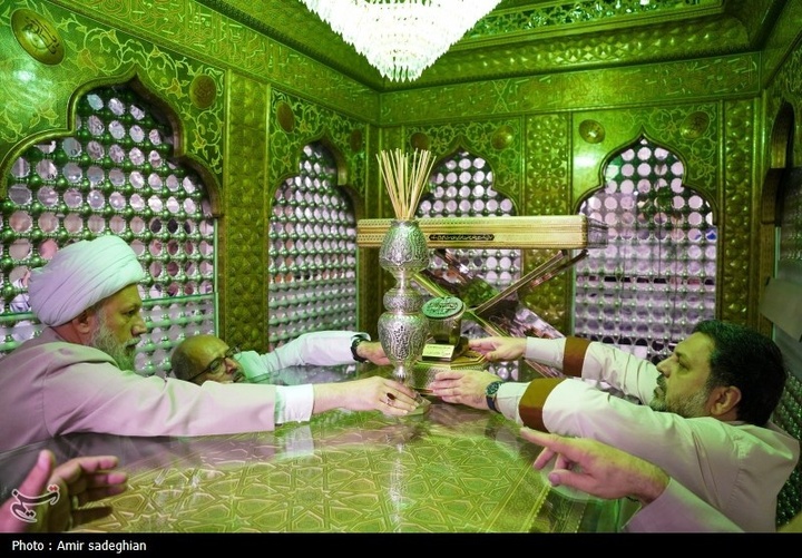 آیین غبارروبی حرم مطهر حضرت شاهچراغ علیه السلام