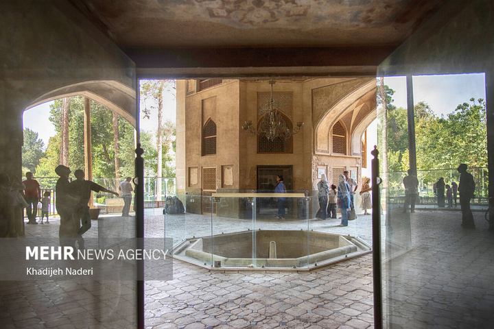 کاخ هشت بهشت اصفهان