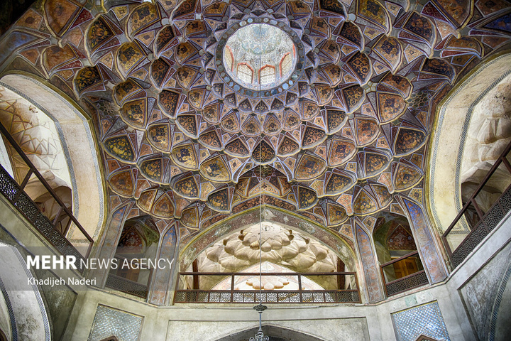 کاخ هشت بهشت اصفهان