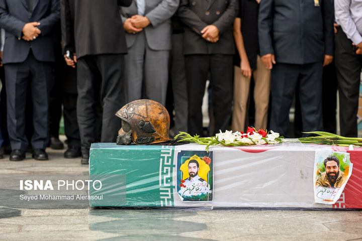 مراسم تشییع پیکر آتش‌نشان فداکار «شهید رضا فخریان» - مشهد