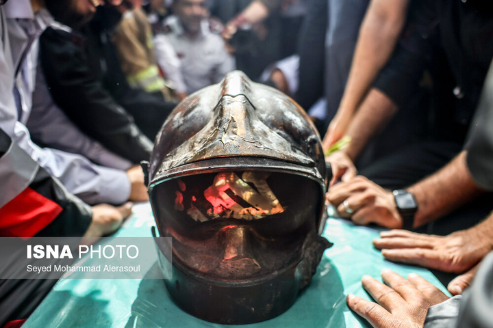 مراسم تشییع پیکر آتش‌نشان فداکار «شهید رضا فخریان» - مشهد