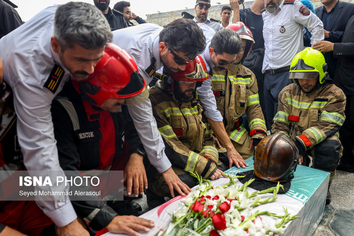 مراسم تشییع پیکر آتش‌نشان فداکار «شهید رضا فخریان» - مشهد