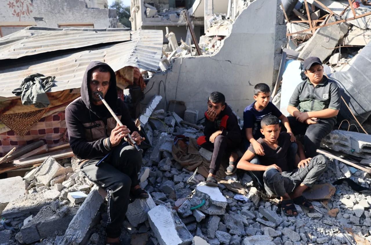 تلاش برای زندگی در میان ویرانهها!