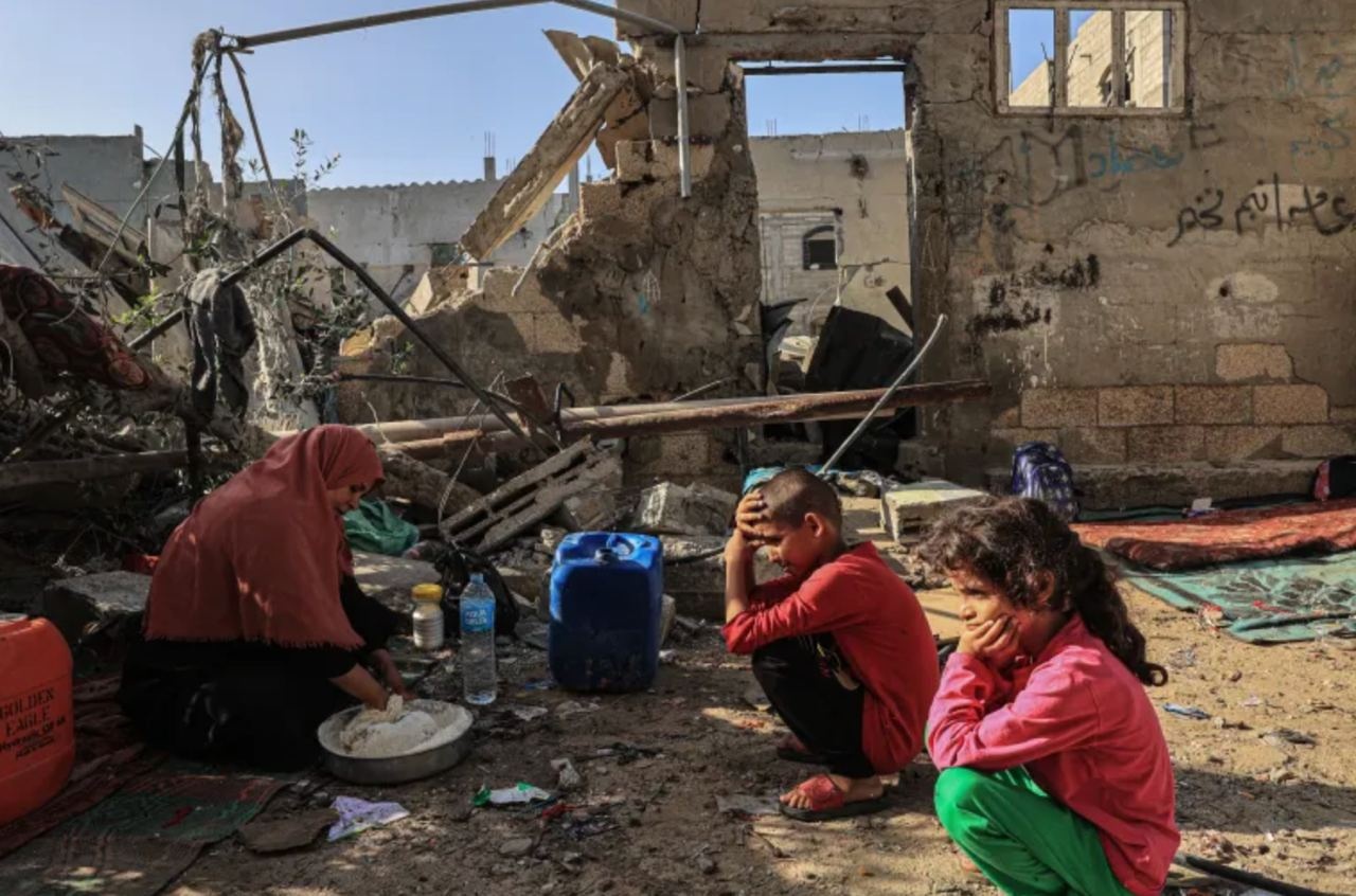 تلاش برای زندگی در میان ویرانهها!